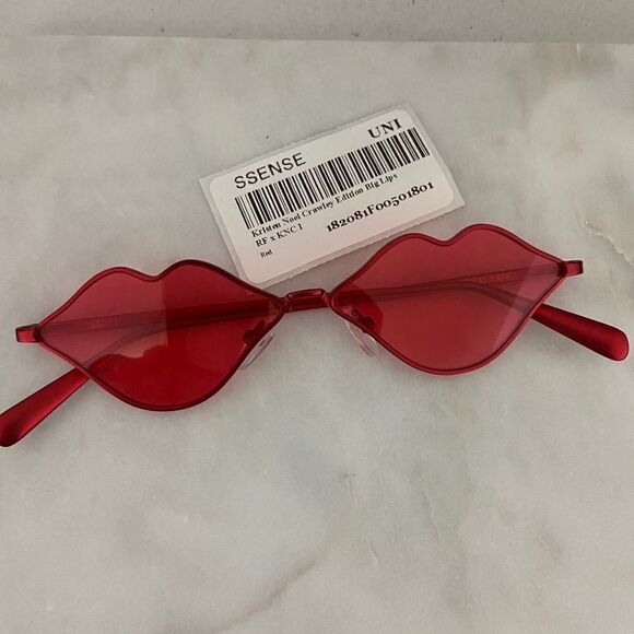 Roberi & Fraud & Kristen Noel Crawley Sunnies main image 2